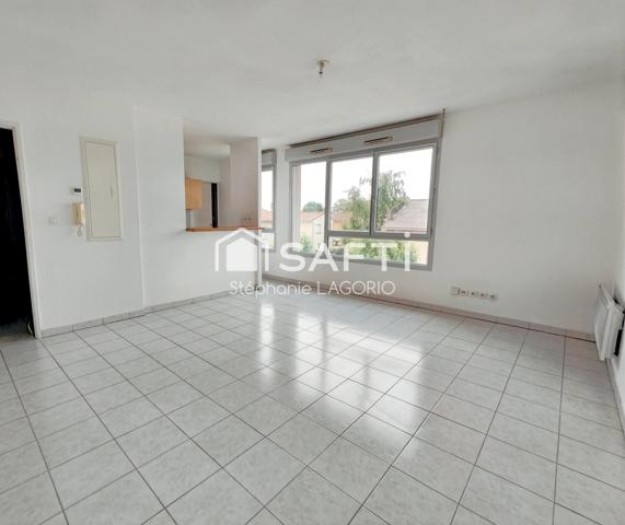 T3 lumineux avec balcon et parkings