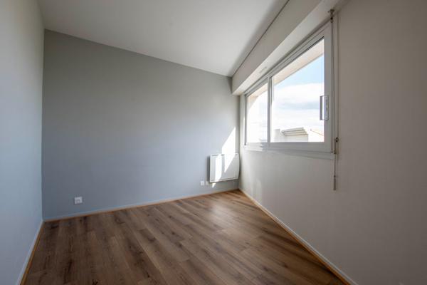 NOUVEAUTÉ À LA ROCHELLE - À DEUX PAS DE LA MER, T2 LUMINEUX AVEC BALCON  La rochelle