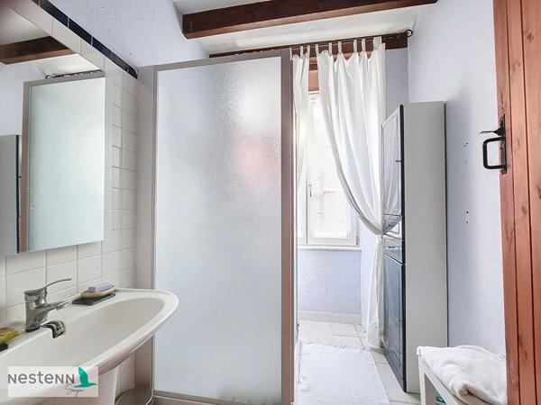 Maison rénovée proche St Jean d'Angély,7 pièces 179 m2 sur un terrain de près de 2000 m²