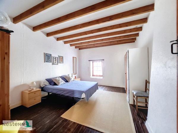 Maison rénovée proche St Jean d'Angély,7 pièces 179 m2 sur un terrain de près de 2000 m²