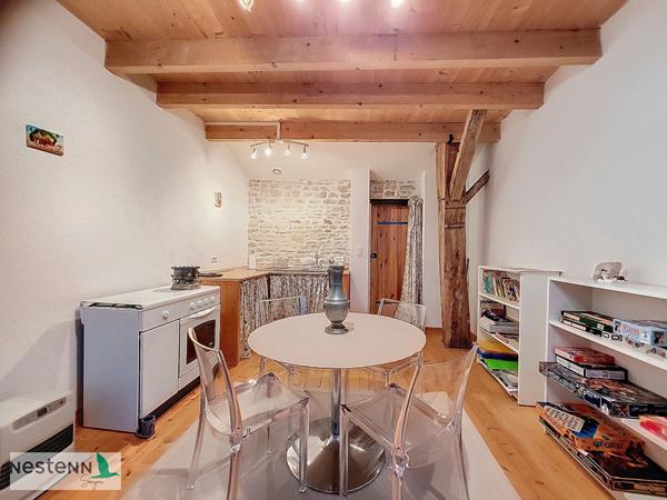 Maison rénovée proche St Jean d'Angély,7 pièces 179 m2 sur un terrain de près de 2000 m²