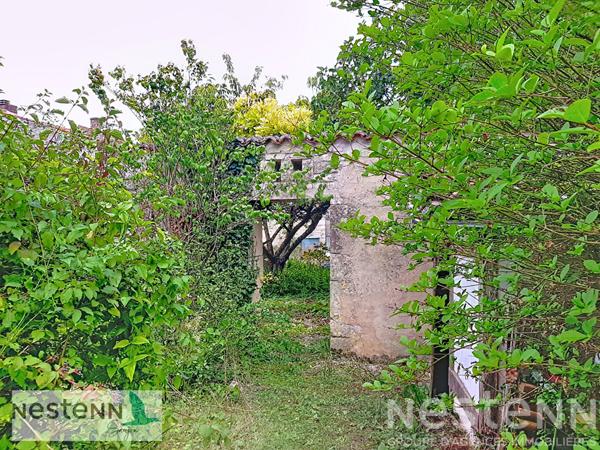 Maison rénovée proche St Jean d'Angély,7 pièces 179 m2 sur un terrain de près de 2000 m²