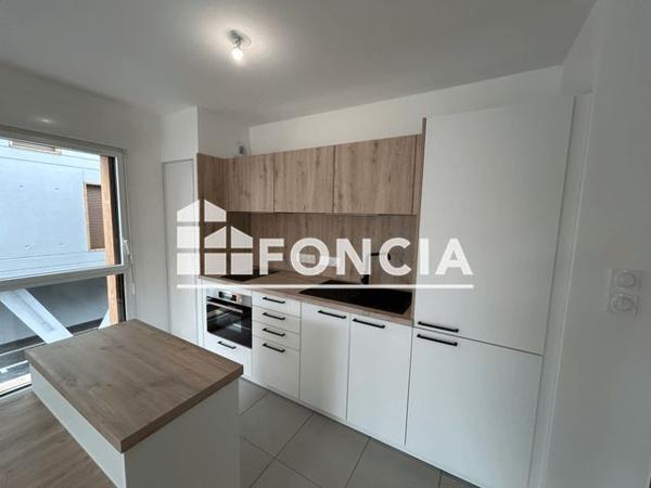 Location Appartement 2 pièces 46.7 m² - 49 BIS RUE D'ECQUEBOUILLE La Roche Sur Yon 85000