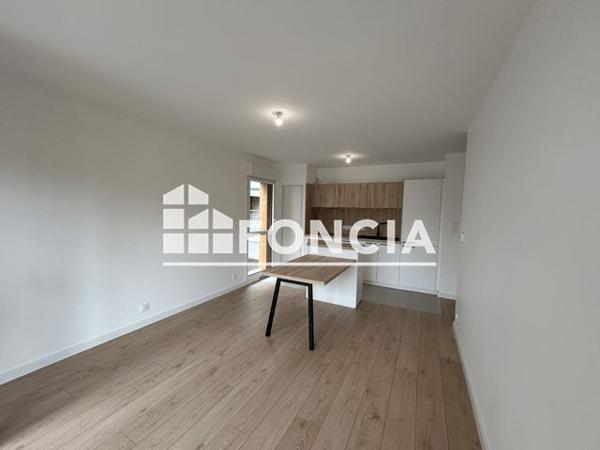 Location Appartement 2 pièces 46.7 m² - 49 BIS RUE D'ECQUEBOUILLE La Roche Sur Yon 85000