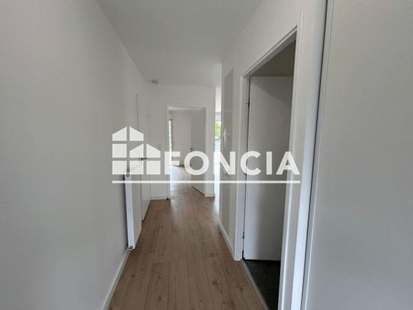 Location Appartement 2 pièces 46.7 m² - 49 BIS RUE D'ECQUEBOUILLE La Roche Sur Yon 85000