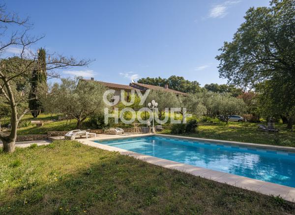 Propriété d'exception à Beaumes-de-Venise : maison en pierre de taille et parc de 5571 m².