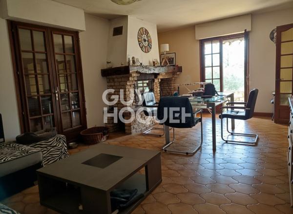 Propriété d'exception à Beaumes-de-Venise : maison en pierre de taille et parc de 5571 m².