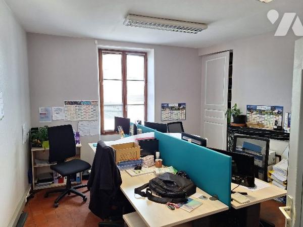 Ensemble de bureaux de plain-pied et dépendances, Aubigny-sur-Nère