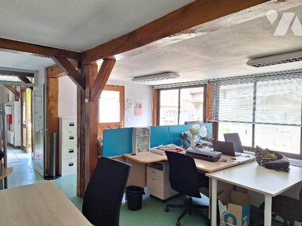 Ensemble de bureaux de plain-pied et dépendances, Aubigny-sur-Nère