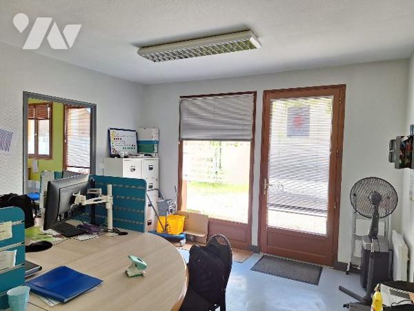 Ensemble de bureaux de plain-pied et dépendances, Aubigny-sur-Nère