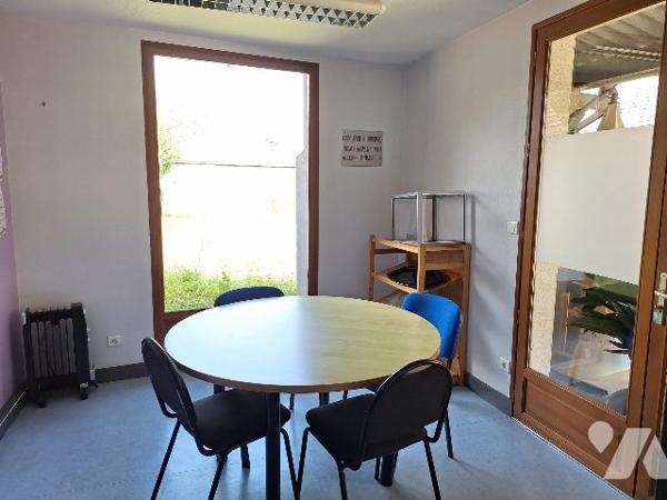 Ensemble de bureaux de plain-pied et dépendances, Aubigny-sur-Nère