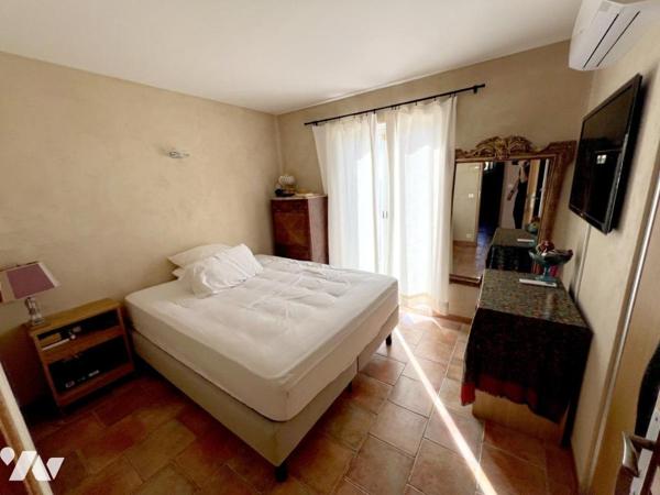 FAYENCE. Adrech du Peyron - Propriété avec maison de 185m², dépendance T2 de 39m² et piscine.