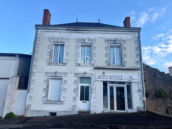 79200 PARTHENAY Maison de caractère à rénover - 144 m2 - Centre-ville de Parthenay