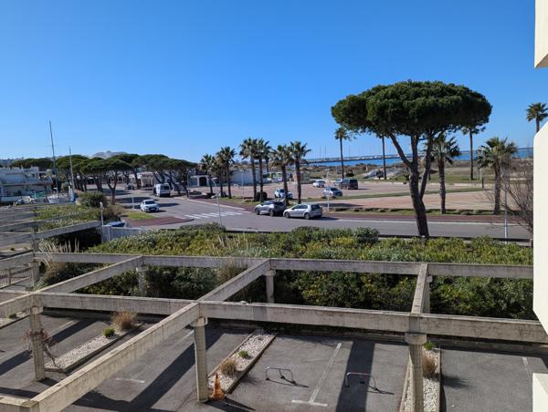 Marina traversante en première ligne face aux plages Le Grau-du-Roi (30240)