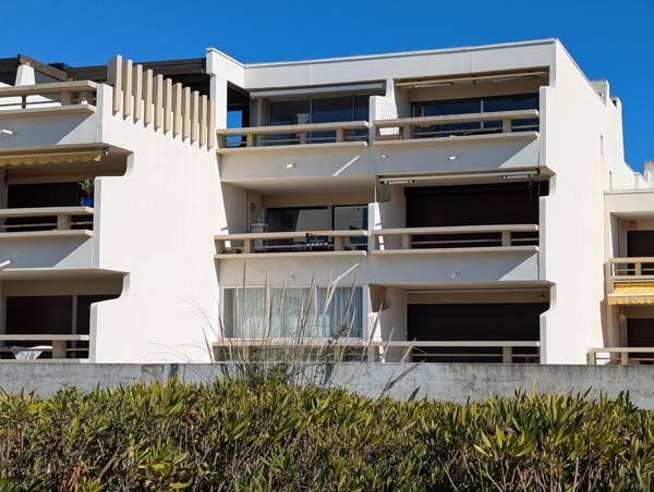 Marina traversante en première ligne face aux plages Le Grau-du-Roi (30240)