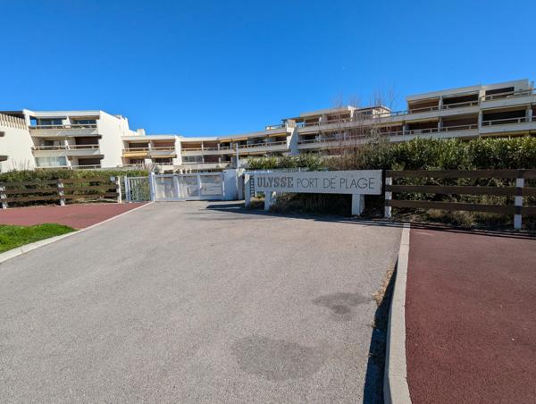 Marina traversante en première ligne face aux plages Le Grau-du-Roi (30240)