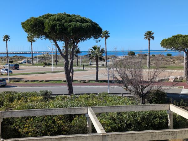Marina traversante en première ligne face aux plages Le Grau-du-Roi (30240)