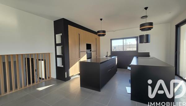 Maison à vendre 6 pièces 187 m² Rouffiac-Tolosan