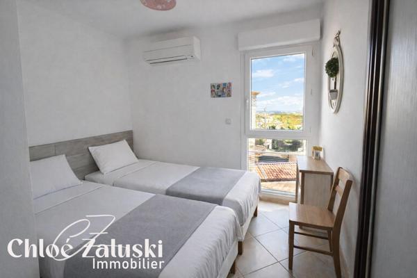 Appartement en Haut de Villa, T4 avec jardin privatif et vue mer, Quartier des Plaines.