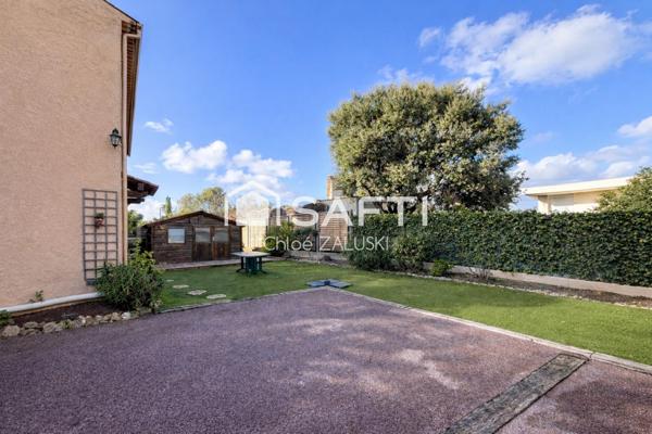 Appartement en Haut de Villa, T4 avec jardin privatif et vue mer, Quartier des Plaines.