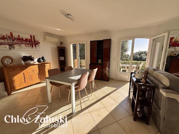 Appartement en Haut de Villa, T4 avec jardin privatif et vue mer, Quartier des Plaines.