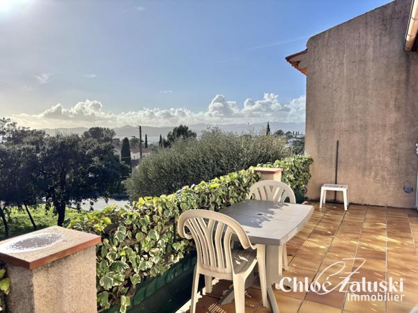 Appartement en Haut de Villa, T4 avec jardin privatif et vue mer, Quartier des Plaines.