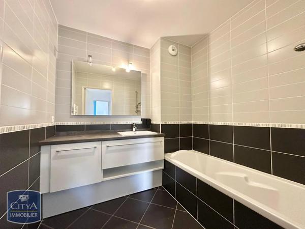 Appartement à louer 4 pièces 94.12m² Villeurbanne (69100)
