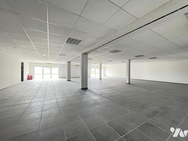 IMMEUBLE DE RAPPORT AVEC LOCAL PROFESSIONNEL ET APPARTEMENT TOIT TERRASSE