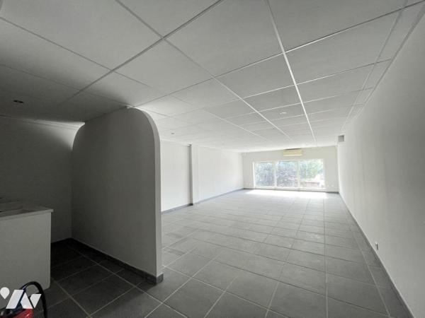 IMMEUBLE DE RAPPORT AVEC LOCAL PROFESSIONNEL ET APPARTEMENT TOIT TERRASSE