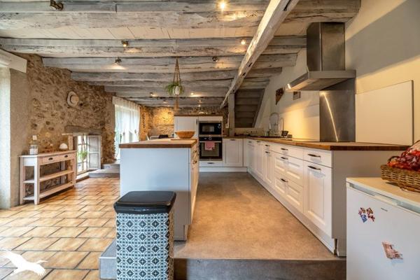 Maison à vendre |  Saint-Laurent-sur-Manoire |  8 pièces | 230 m²