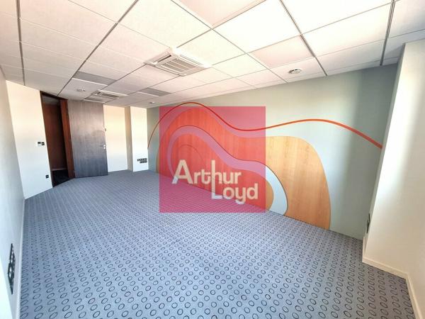 COURNON D'AUVERGNE - ZENITH - BUREAUX A LOUER 231m²