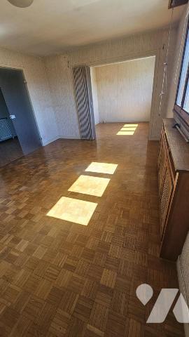 LA RAVOIRE, appartement type 3 bis de 82m2 au dernier étage avec ascenseur et vue dégagée