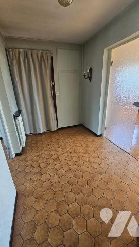 LA RAVOIRE, appartement type 3 bis de 82m2 au dernier étage avec ascenseur et vue dégagée