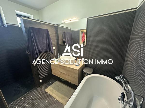 Tres belle Maison rénovée 6 pièce(s) 102 m2 avec piscine