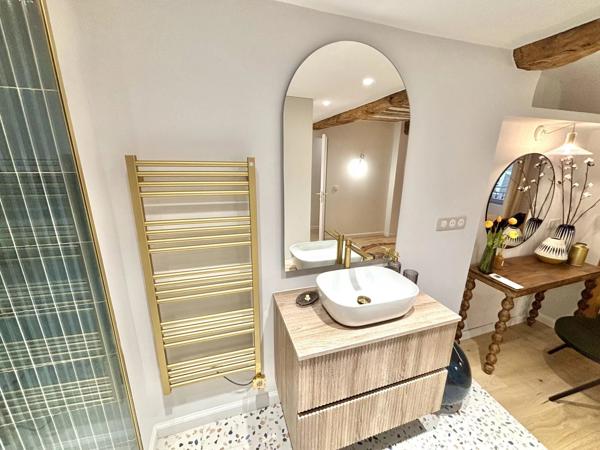 Superbe rénovation, belle maison en pierre du village !