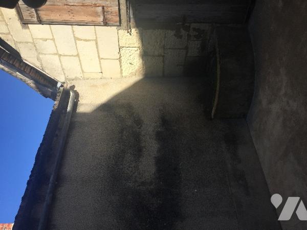 Maison plein bourg avec courette et dépendance