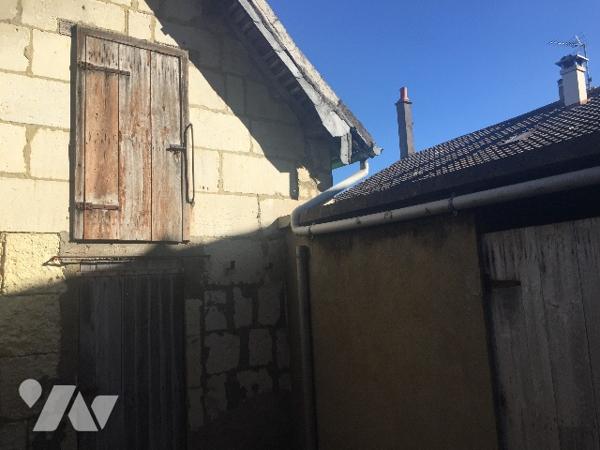 Maison plein bourg avec courette et dépendance