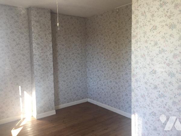 Maison plein bourg avec courette et dépendance