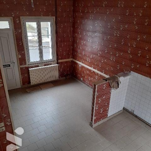 Maison plein bourg avec courette et dépendance