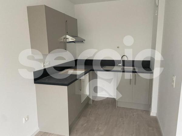 Location 2 Pieces 39 80000 Amiens 25 1507 01 0032