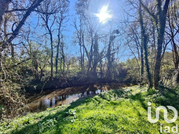 Maison de village 6 pièces de 159 m² à Saint-Étienne-de-Chigny (37230)