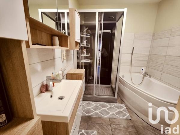 Maison de village 6 pièces de 159 m² à Saint-Étienne-de-Chigny (37230)