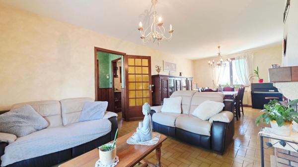 MEHUN SUR YEVRE MAISON 4 PIECES 3 CHAMBRES GARAGE JARDIN