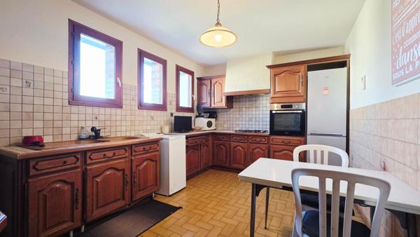 MEHUN SUR YEVRE MAISON 4 PIECES 3 CHAMBRES GARAGE JARDIN