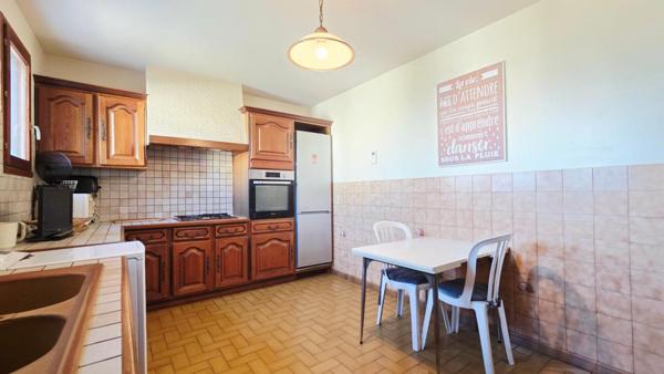 MEHUN SUR YEVRE MAISON 4 PIECES 3 CHAMBRES GARAGE JARDIN