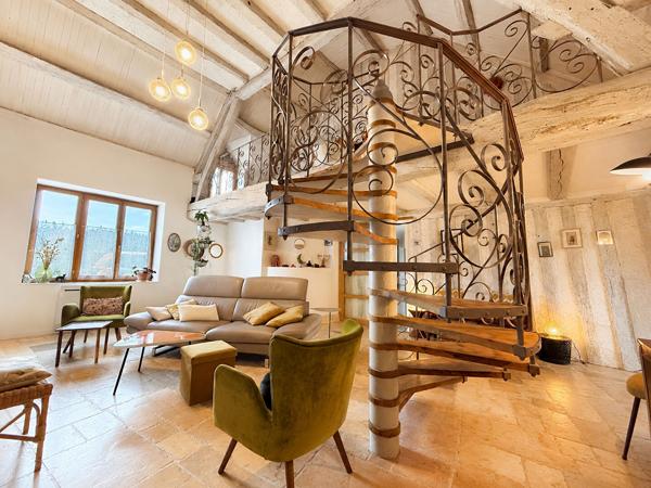 Maison Saint-ay 8 pièce(s) 209 m2
