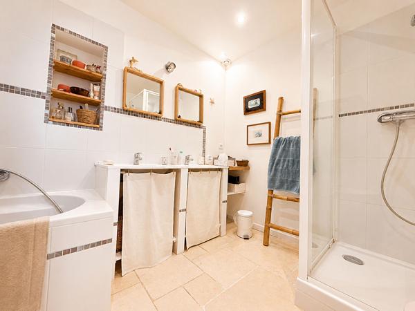 Maison Saint-ay 8 pièce(s) 209 m2