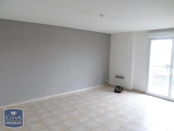 Appartement à louer 2 pièces 48.85m² Hénin-Beaumont (62110)