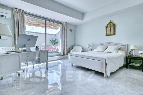 Hôtel Particulier du XVIIIème avec patio et terrasse