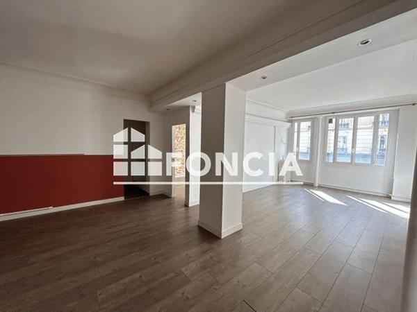 Location Appartement 4 pièces 111.6 m² - 68 RUE DU FAUBOURG SAINT MARTIN Paris 75010